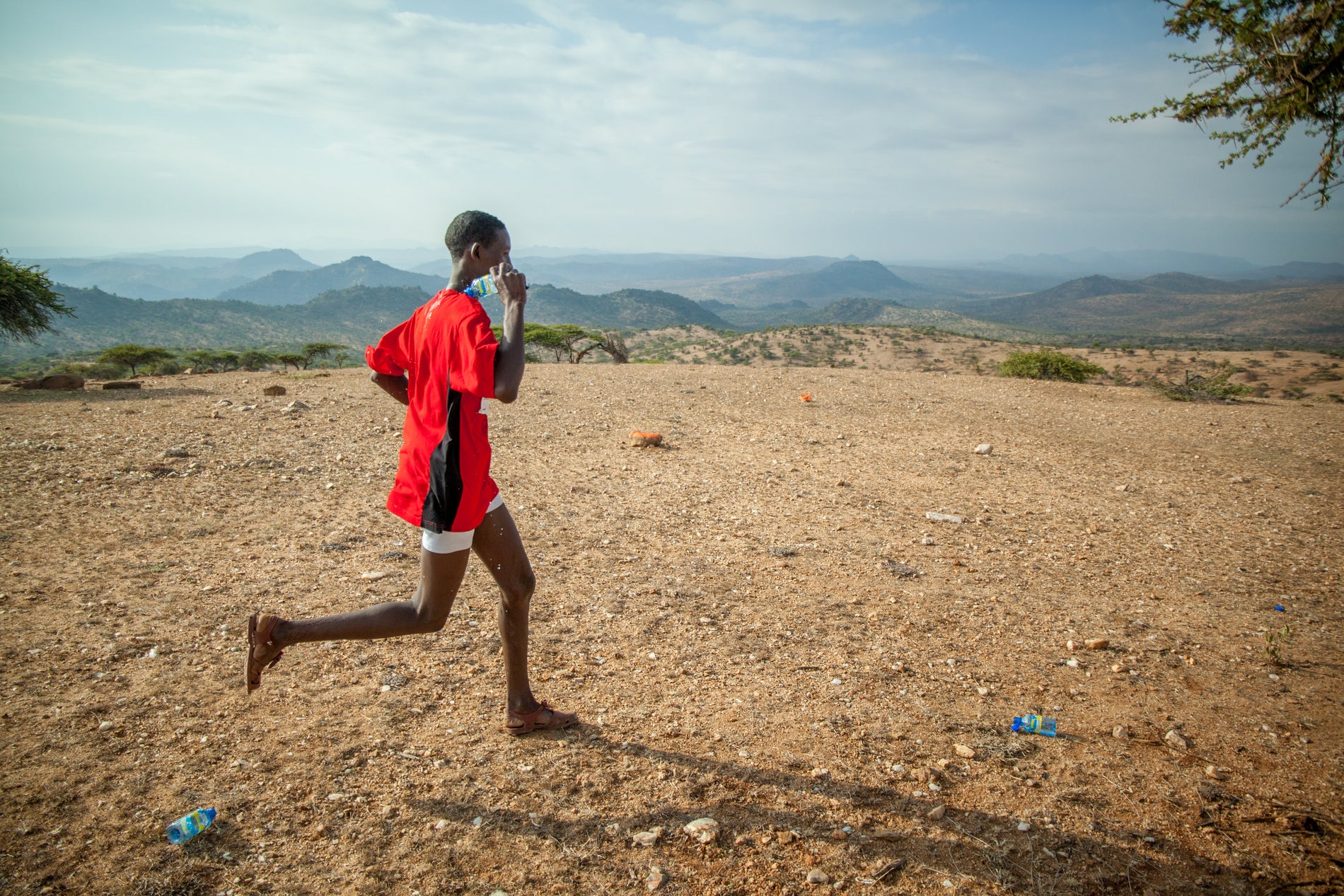 Do Kenyans run or train barefoot?